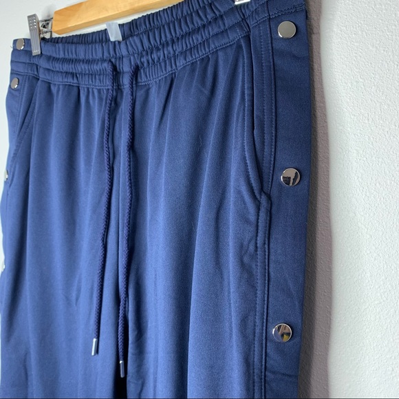 Preowned good condition Fabletics Slay pans, large - Picture 5 of 14